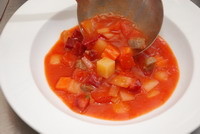 Súp củ dền thịt bò