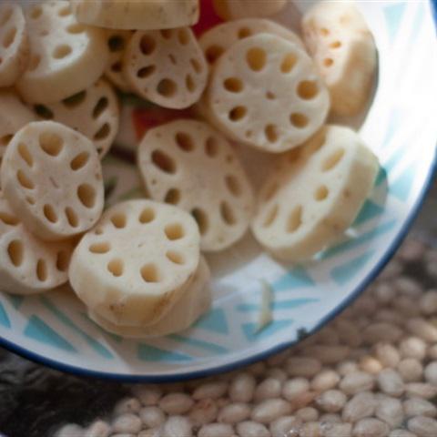 Cách làm súp củ sen đậu phộng