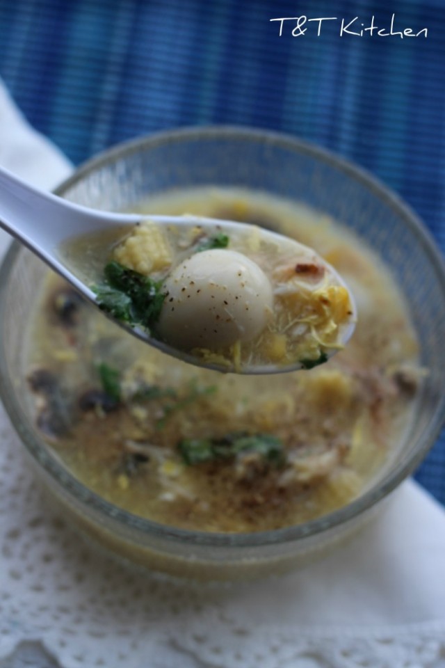 Súp cua bắp và nấm