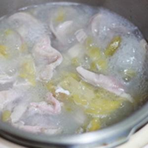 Cách làm súp dạ dày nấu dưa chua