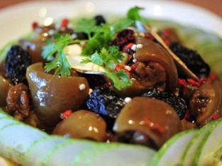 Súp đuôi bò tiềm thuốc bắc