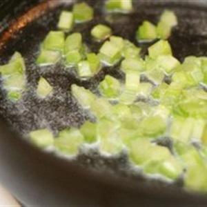 Cách nấu súp gà cần tây