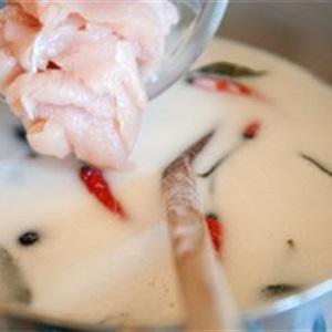 Cách làm súp gà cay kiểu Thái