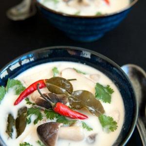 Cách làm súp gà cay kiểu Thái