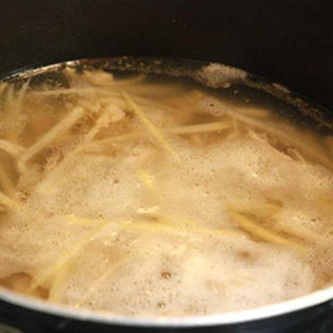 Cách làm súp gà măng tươi