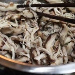 Cách làm súp gà nấm hương