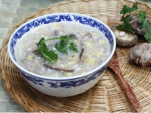 Súp gà nấm hương