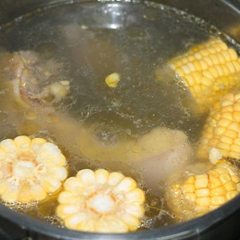 Cách làm súp gà óc heo