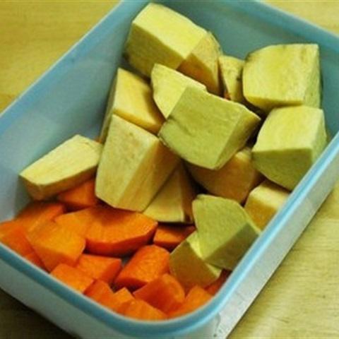 Cách nấu súp gà rau củ