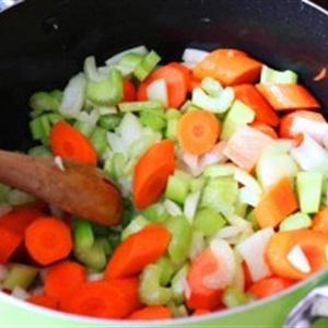 Cách nấu súp gà rau củ