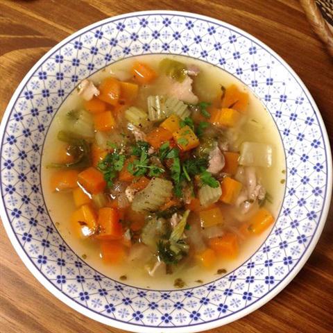 Cách nấu súp gà rau củ đơn giản