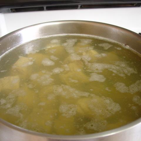 Cách làm súp hoành thánh hải sản