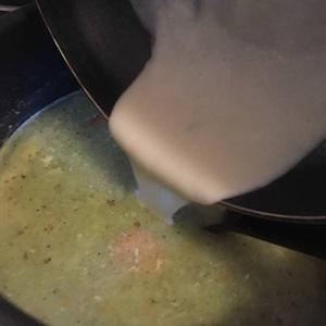 Cách nấu súp kem thịt gà rau củ