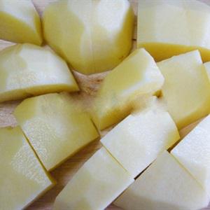 Cách làm súp khoai tây bánh mì