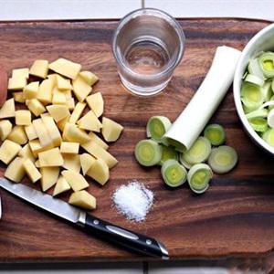 Cách làm súp khoai tây đơn giản