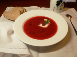 Súp lạnh phúc bồn tử