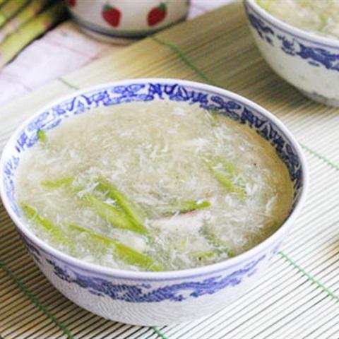 Cách làm súp măng tây với thịt cua