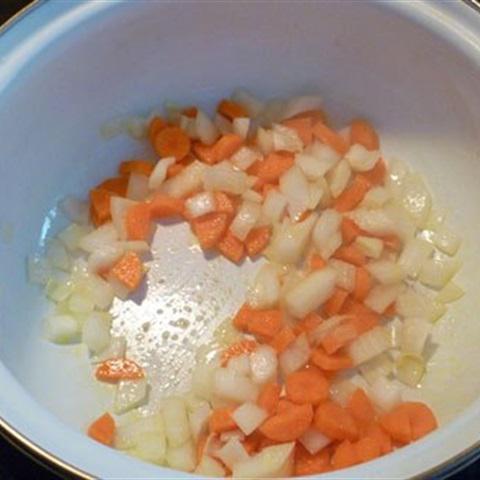 Cách làm súp nui gà xé