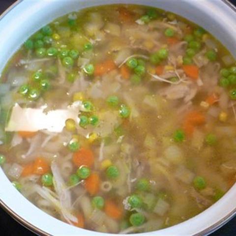 Cách làm súp nui gà xé