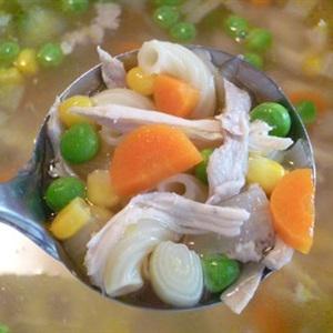 Cách làm súp nui gà xé