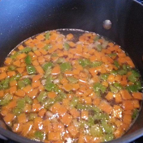 Cách làm súp nui thịt gà