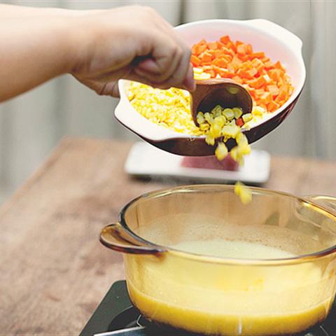 Cách làm súp thịt bò rau củ sữa tươi