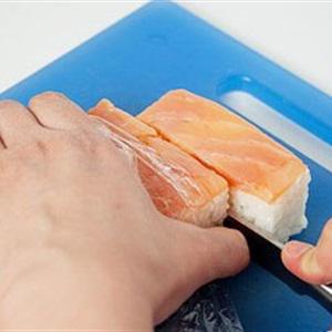 Cách làm sushi cá hồi