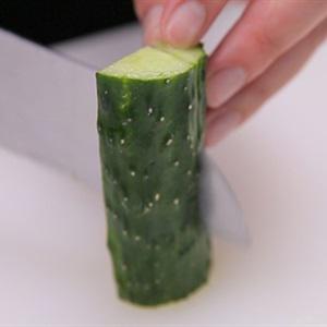 Cách làm sushi dưa leo