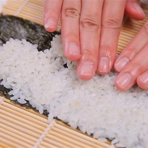 Cách làm sushi dưa leo