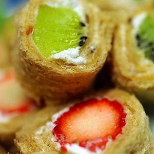 Cách làm sushi kem trái cây