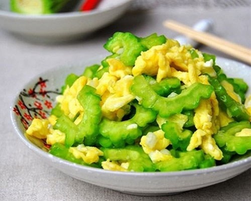 Sushi vuông màu sắc cho bữa ăn thêm rực rỡ