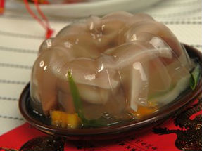 Tai heo, đu đủ nấu đông