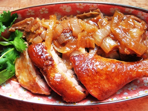 Tai heo ngâm chua ngọt giòn dai lạ miệng