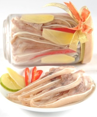 Tai heo ngâm giấm