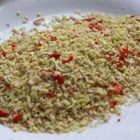 Cách làm tai heo xào sả ớt