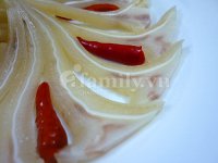 Tai lợn ngâm mắm