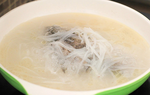 Tận dụng cơm nguội làm cơm chiên thịt gà đậm hương đủ dinh dưỡng