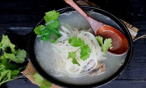 Tận dụng cơm nguội làm cơm chiên thịt gà đậm hương đủ dinh dưỡng