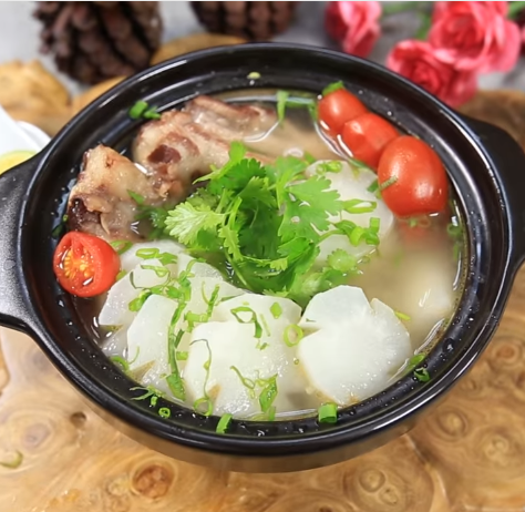 Tận dụng cơm nguội làm cơm cuộn xúc xích chiên ngon hết nấc