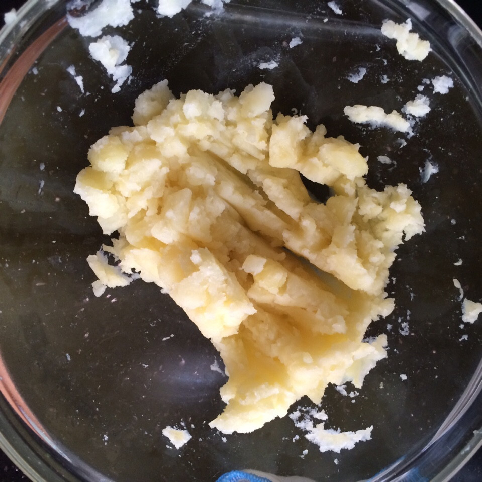 Tận dụng vỏ dưa hấu làm gỏi tôm thịt chua ngọt, ăn là mê