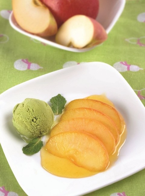 Táo áp chảo kem trà xanh