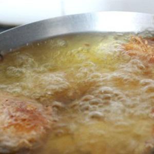 Cách làm táo chiên giòn