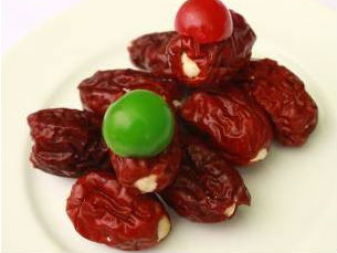 Táo đỏ nhồi nếp