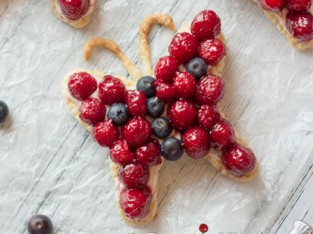 Tart bươm bướm xinh xắn cho tiệc nhẹ