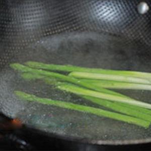 Cách làm tàu hũ cuộn măng tây