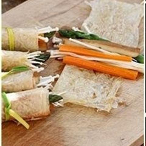 Cách làm tàu hũ cuộn măng tây