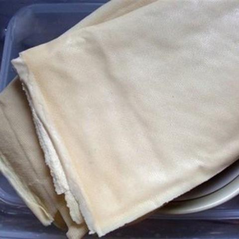 Cách làm tàu hũ ky cuộn rau chiên giòn