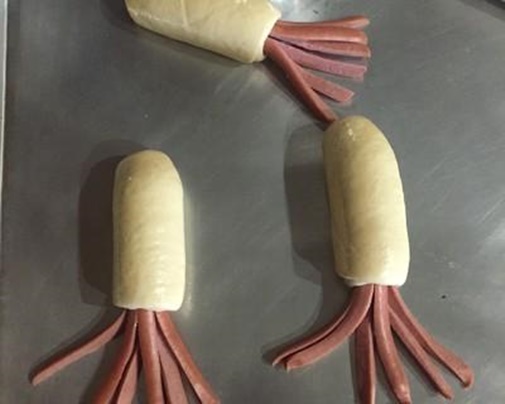 Tê tê đầu lưỡi món gỏi dưa chuột thịt heo