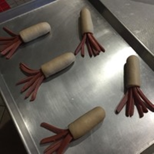 Tê tê đầu lưỡi món gỏi dưa chuột thịt heo