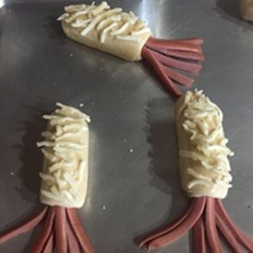 Tê tê đầu lưỡi món gỏi dưa chuột thịt heo